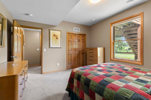 11542 Avery Drive, Inver Grove Heights, MN 55077