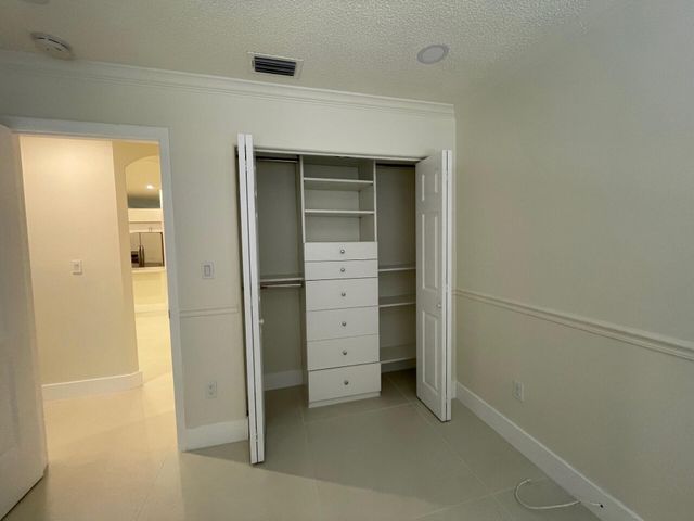 1806 NW 98th Avenue NW, Pembroke Pines, FL 33024