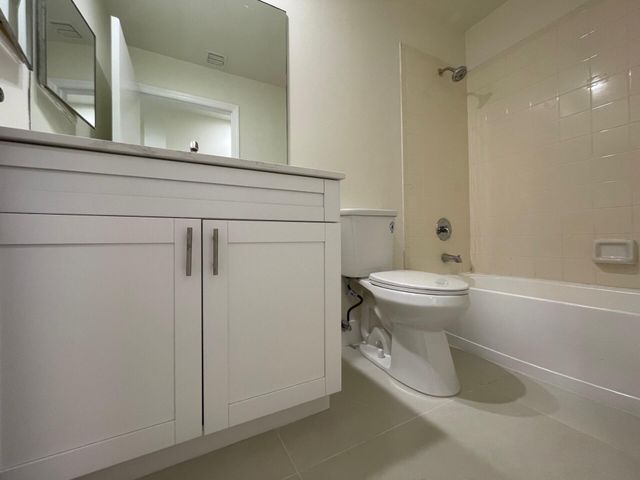 1806 NW 98th Avenue NW, Pembroke Pines, FL 33024