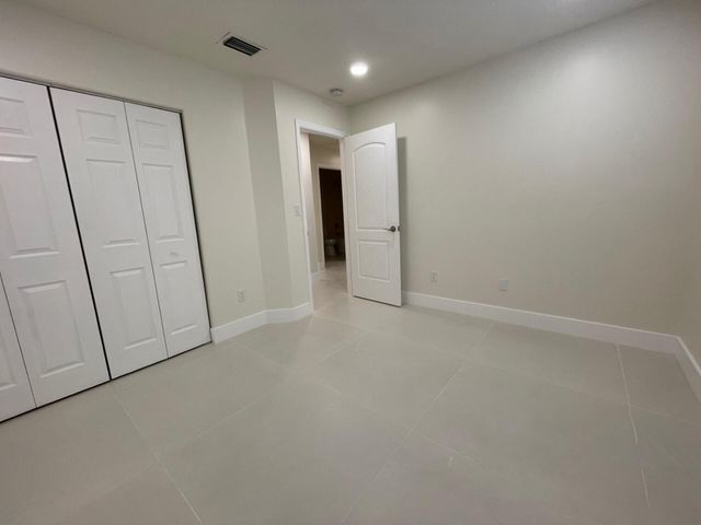 1806 NW 98th Avenue NW, Pembroke Pines, FL 33024