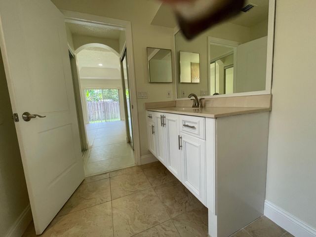 1806 NW 98th Avenue NW, Pembroke Pines, FL 33024