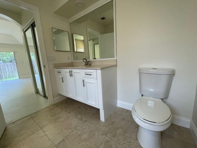 1806 NW 98th Avenue NW, Pembroke Pines, FL 33024