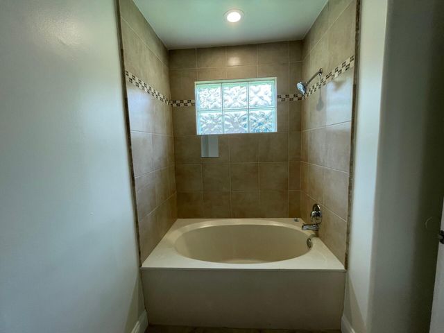 1806 NW 98th Avenue NW, Pembroke Pines, FL 33024