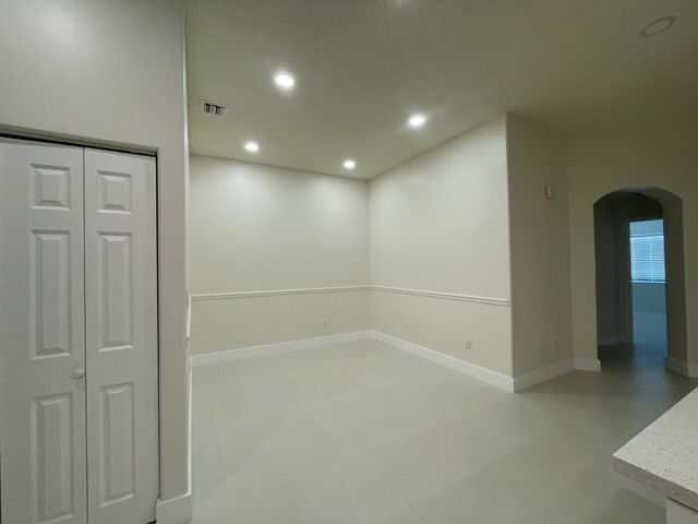 1806 NW 98th Avenue NW, Pembroke Pines, FL 33024