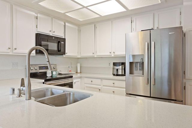 145 Machado Ct, Tracy, CA 95376