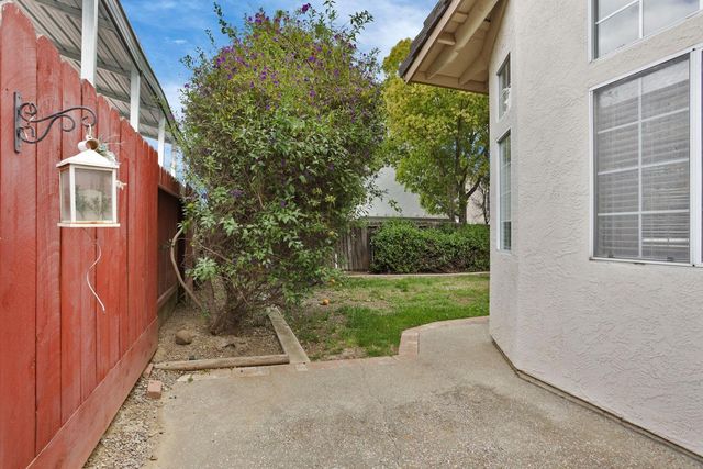 145 Machado Ct, Tracy, CA 95376