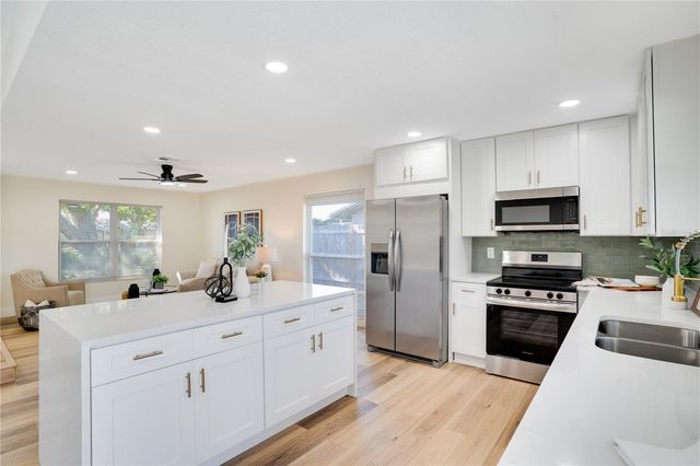 13469 SOL VISTA DR, Largo, FL 33774