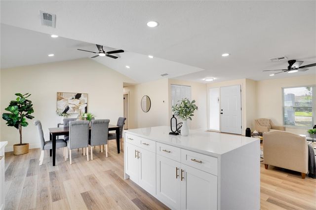 13469 SOL VISTA DR, Largo, FL 33774