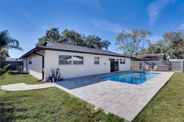 13469 SOL VISTA DR, Largo, FL 33774