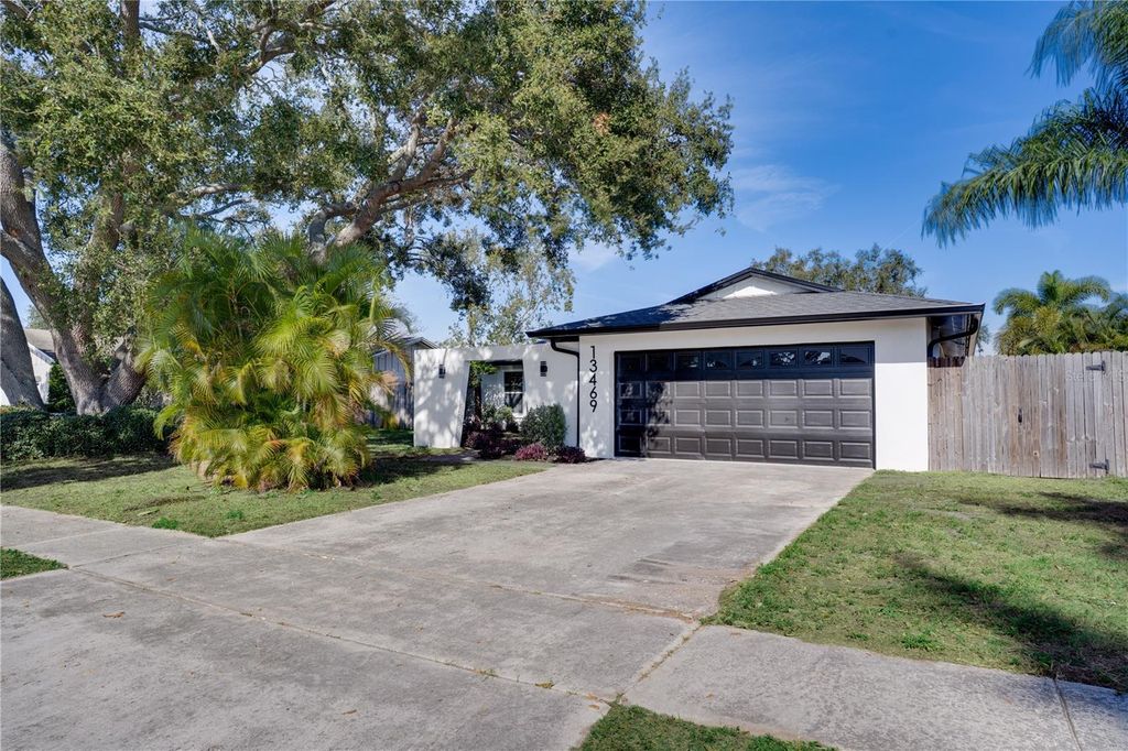 13469 SOL VISTA DR, Largo, FL 33774