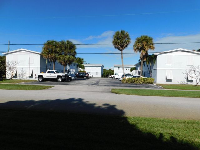 741 Hummingbird Way 2, North Palm Beach, FL 33408