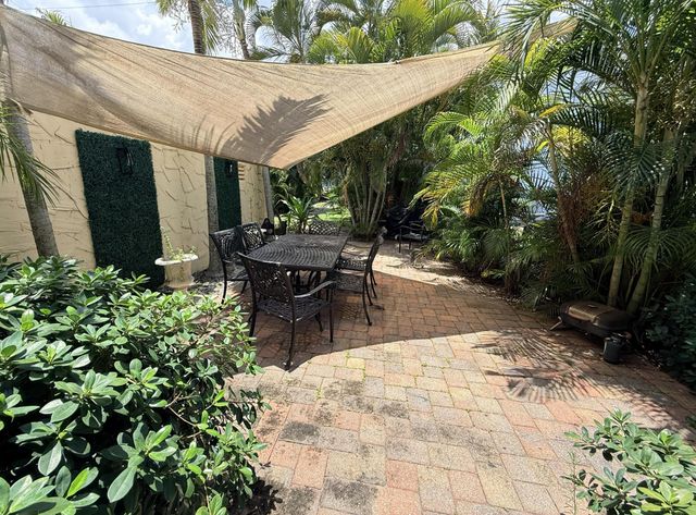 741 Hummingbird Way 2, North Palm Beach, FL 33408