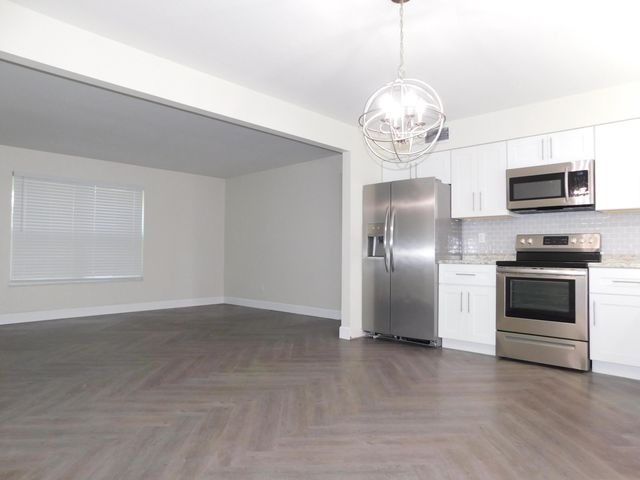 741 Hummingbird Way 2, North Palm Beach, FL 33408