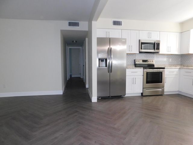 741 Hummingbird Way 2, North Palm Beach, FL 33408