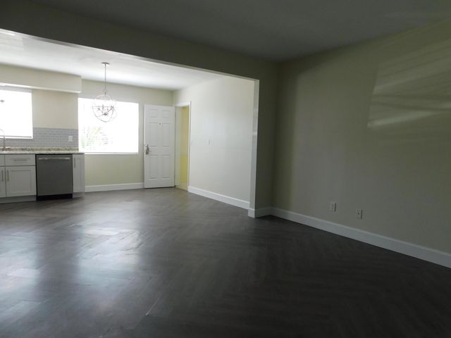 741 Hummingbird Way 2, North Palm Beach, FL 33408