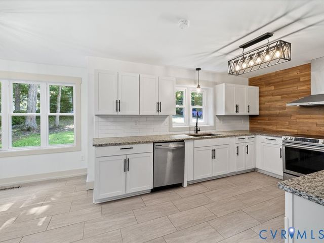 4113 Poplar Grove Rd, Midlothian, VA 23112