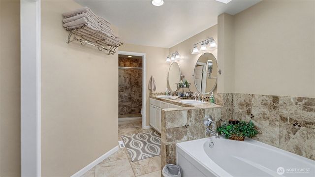 14710 SE 184th Place, Renton, WA 98058