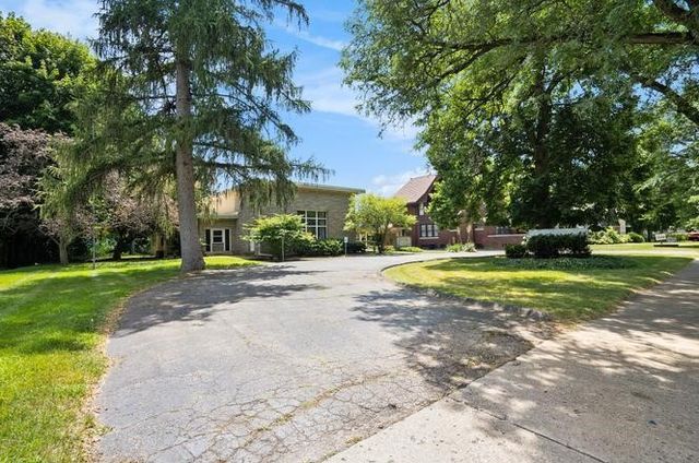 286 Capital Avenue, Battle Creek, MI 49017