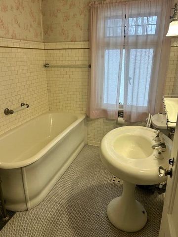 286 Capital Avenue, Battle Creek, MI 49017