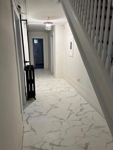 286 Capital Avenue, Battle Creek, MI 49017