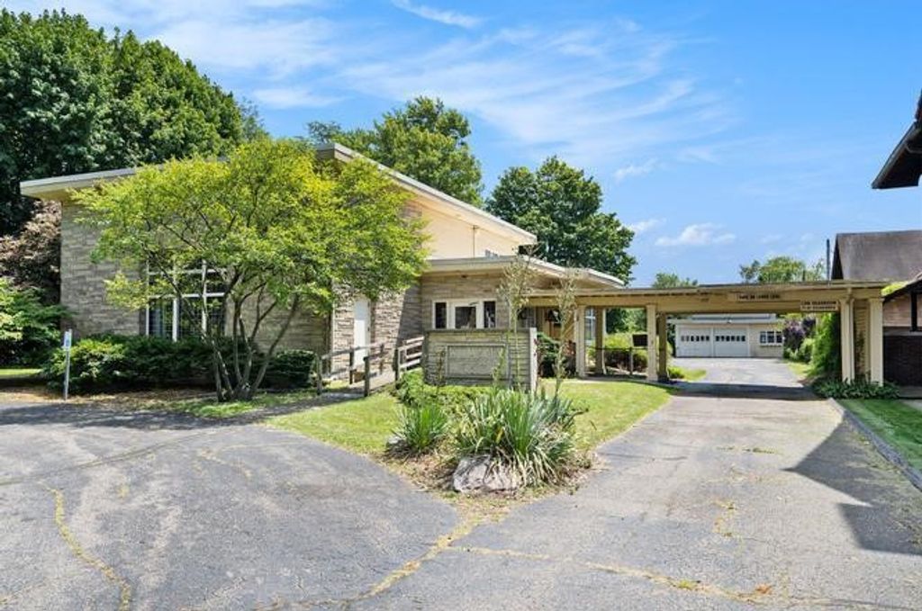 286 Capital Avenue, Battle Creek, MI 49017