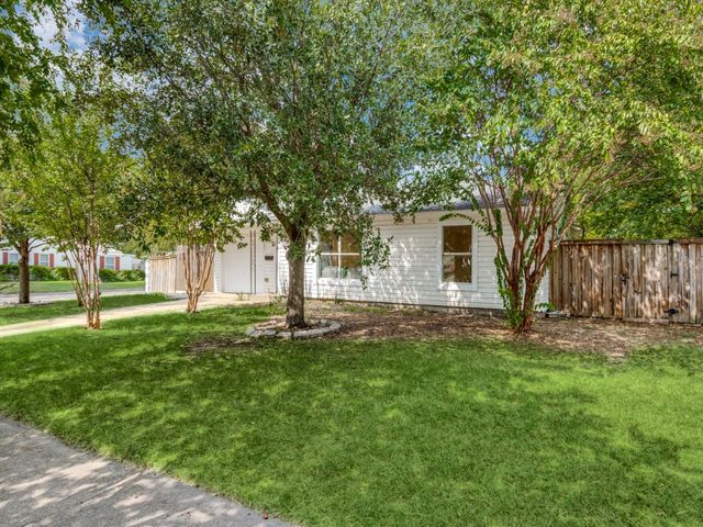 2405 Hillglenn Road, Dallas, TX 75228