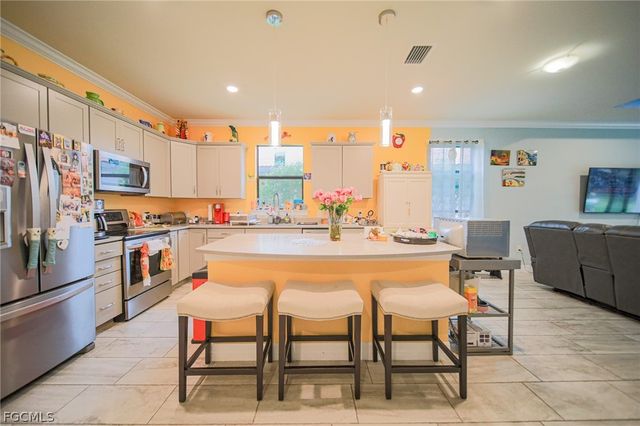 3560 E Hampton CIR, Alva, FL 33920