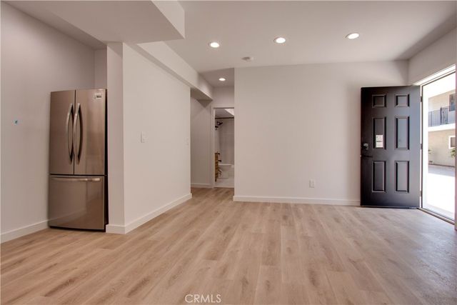 226 N Citrus Avenue E, Vista, CA 92084