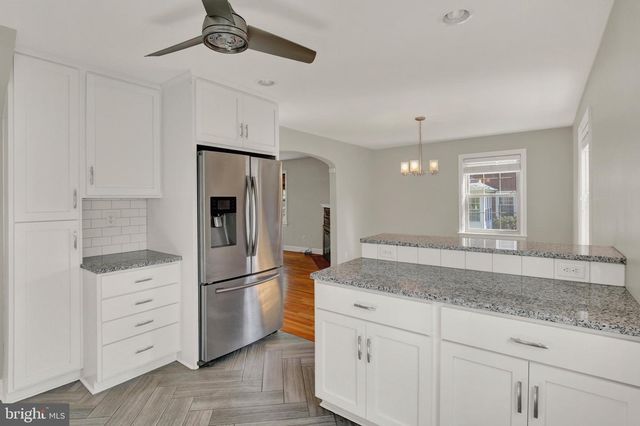 912 PLEASURE RD, Lancaster, PA 17601