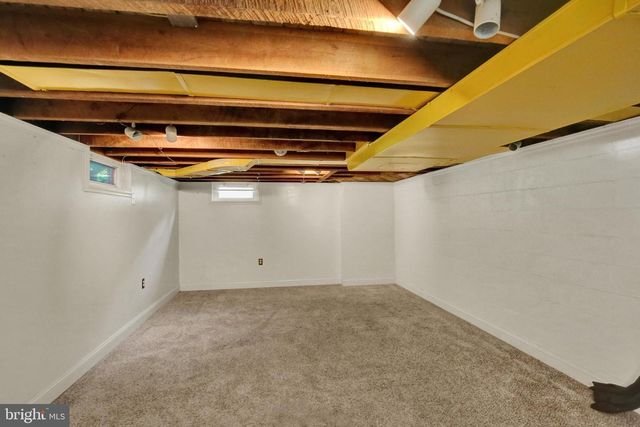 912 PLEASURE RD, Lancaster, PA 17601