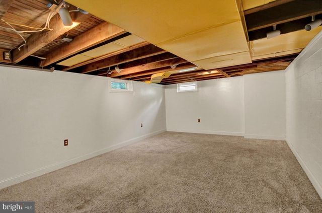 912 PLEASURE RD, Lancaster, PA 17601