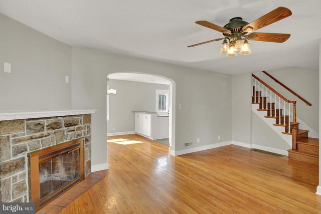 912 PLEASURE RD, Lancaster, PA 17601
