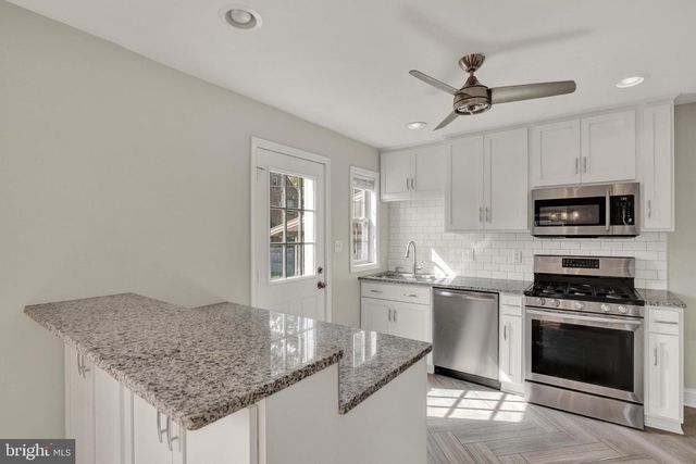 912 PLEASURE RD, Lancaster, PA 17601