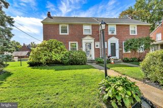 912 PLEASURE RD, Lancaster, PA 17601