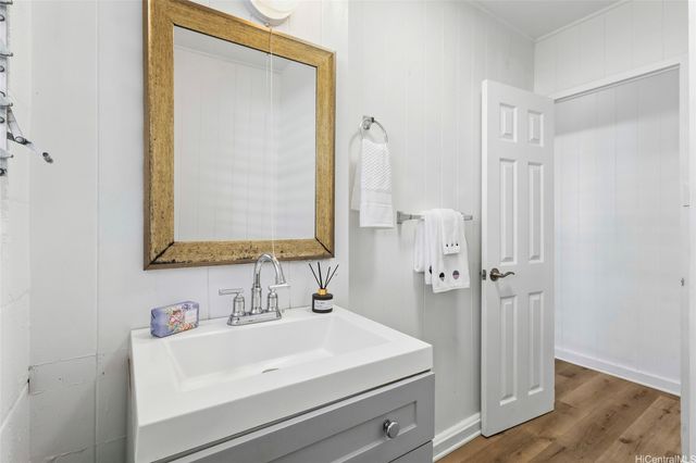 1142 Kamaile Street, Honolulu, HI 96814