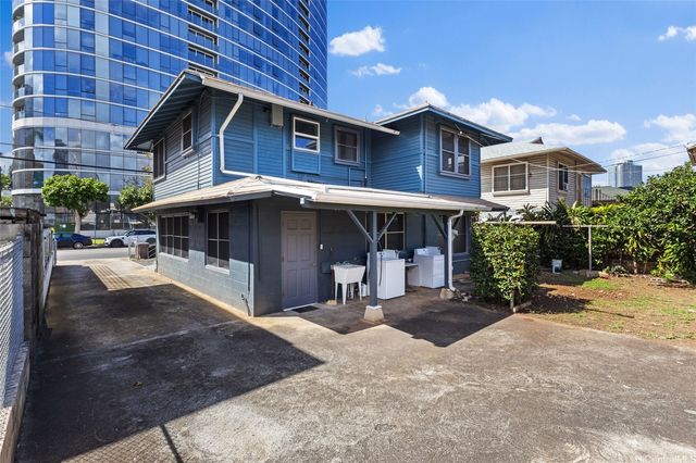 1142 Kamaile Street, Honolulu, HI 96814