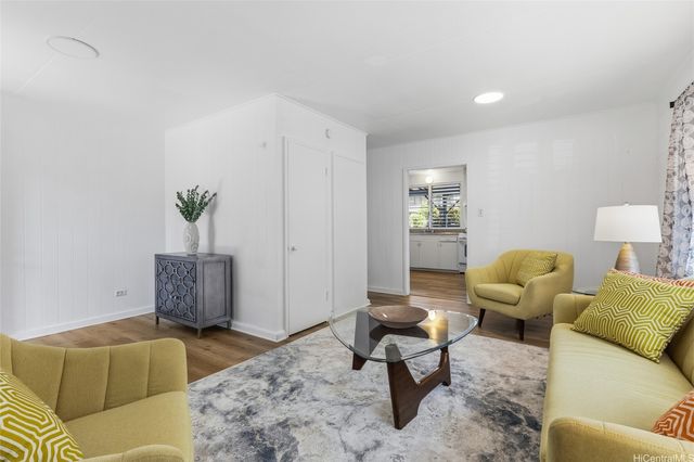 1142 Kamaile Street, Honolulu, HI 96814