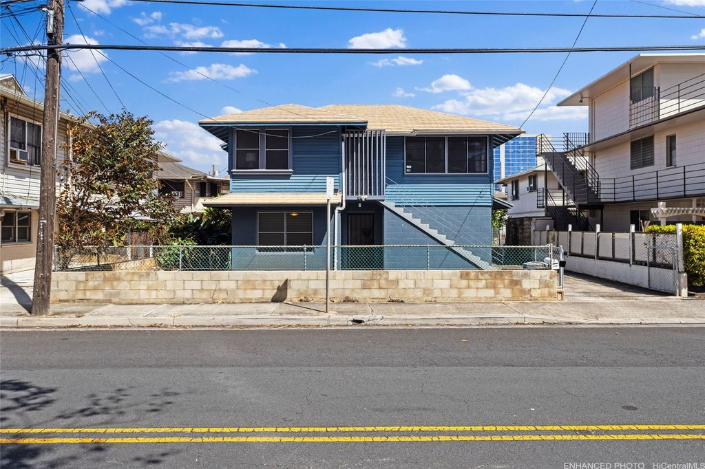 1142 Kamaile Street, Honolulu, HI 96814