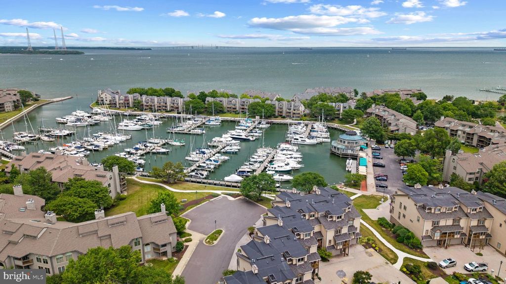 Image 1 of property listing at 2002 DAKOTA PL #2A, Annapolis, MD 21403