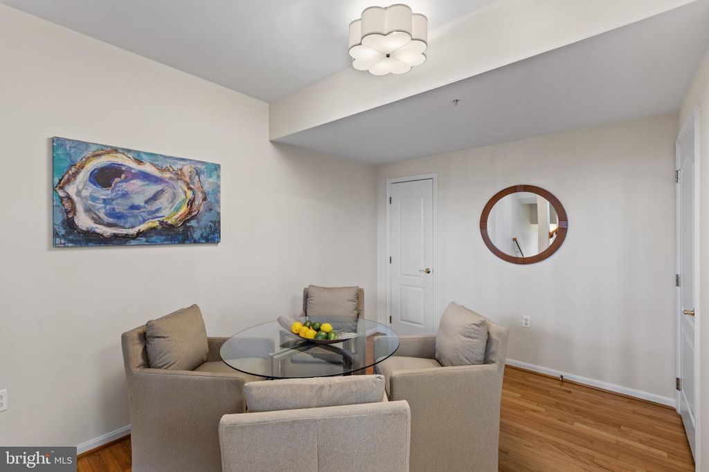 Image 13 of property listing at 2002 DAKOTA PL #2A, Annapolis, MD 21403