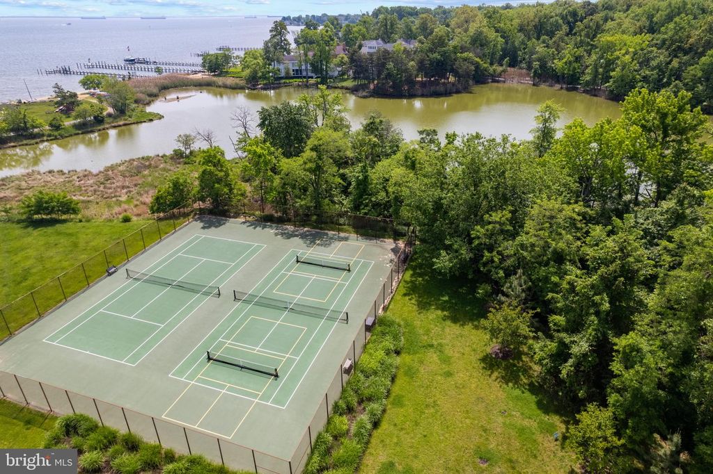 Image 25 of property listing at 2002 DAKOTA PL #2A, Annapolis, MD 21403