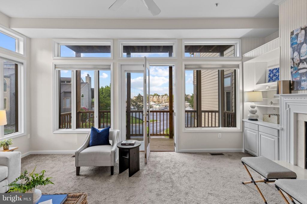 Image 6 of property listing at 2002 DAKOTA PL #2A, Annapolis, MD 21403
