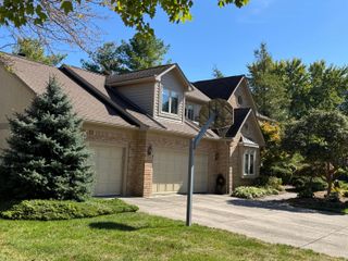 6908 Perry Drive, Worthington, OH 43085