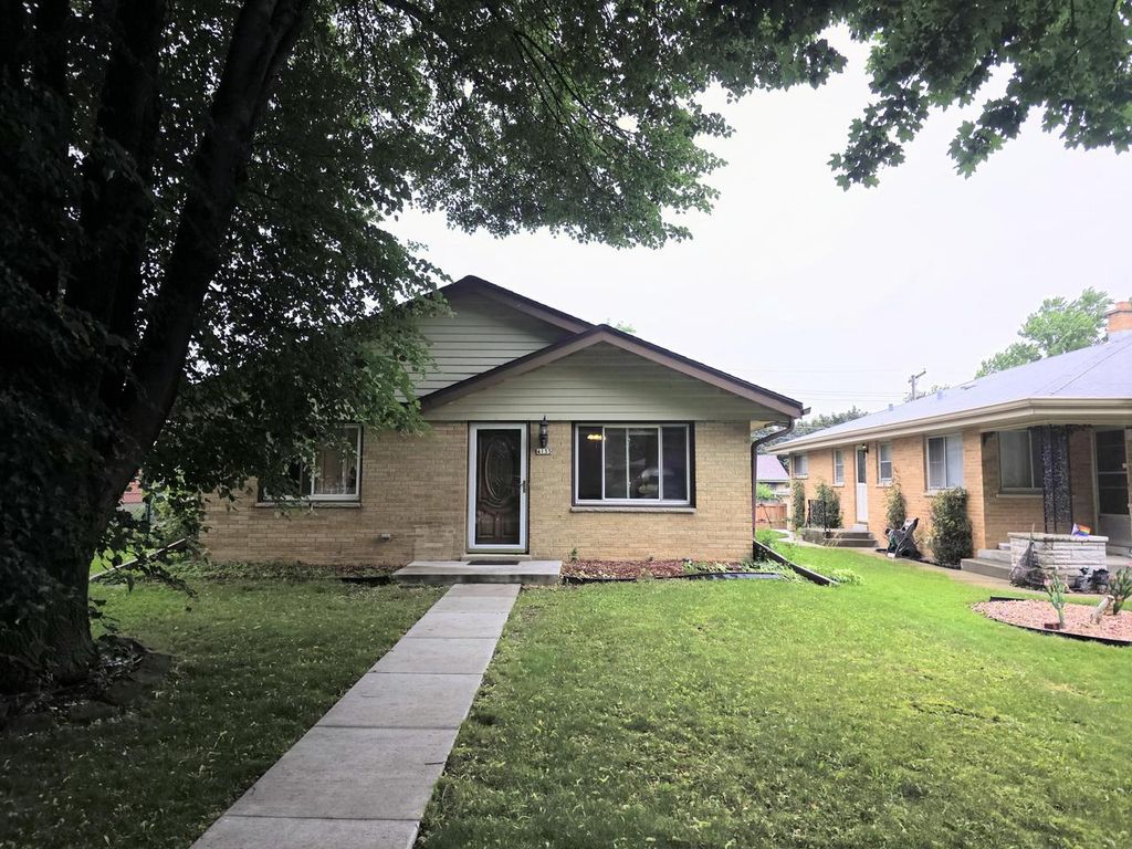 4133 N 99th STREET, Wauwatosa, WI 53222