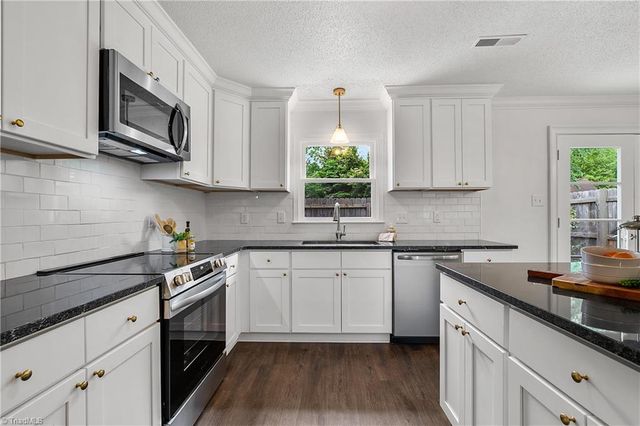2400 Cottage Place, Greensboro, NC 27455