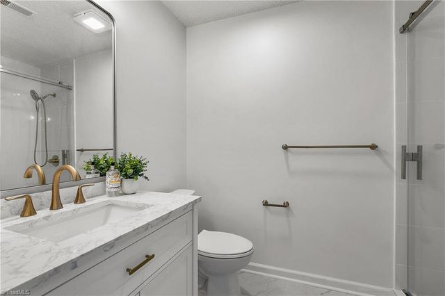 2400 Cottage Place, Greensboro, NC 27455