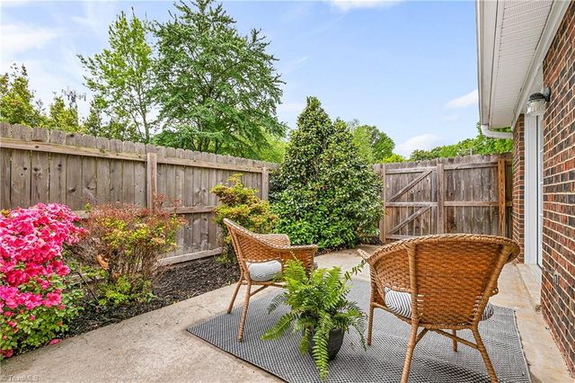 2400 Cottage Place, Greensboro, NC 27455