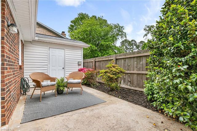 2400 Cottage Place, Greensboro, NC 27455