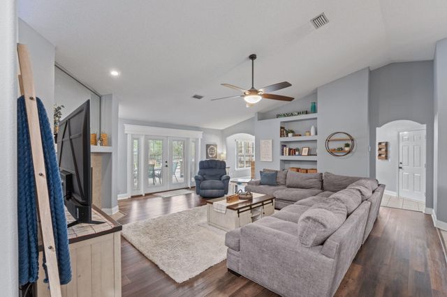 2381 Tumbleweed Drive, Navarre, FL 32566