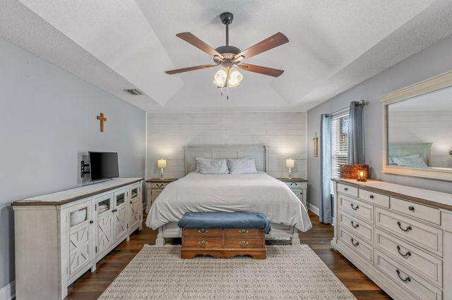 2381 Tumbleweed Drive, Navarre, FL 32566